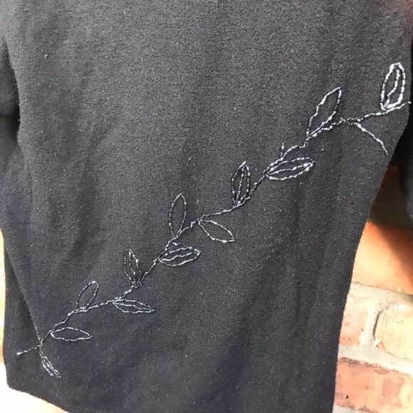 Holt Renfrew Vintage Beaded Leaves Wool Crew Neck Sweater Appliqué Knit Black M - Picture 12 of 15